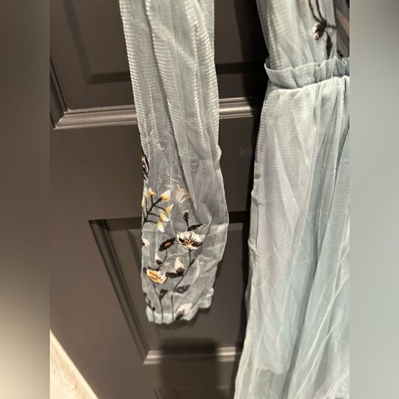 Embroidered Floral dress NWT - Picture 3 of 9